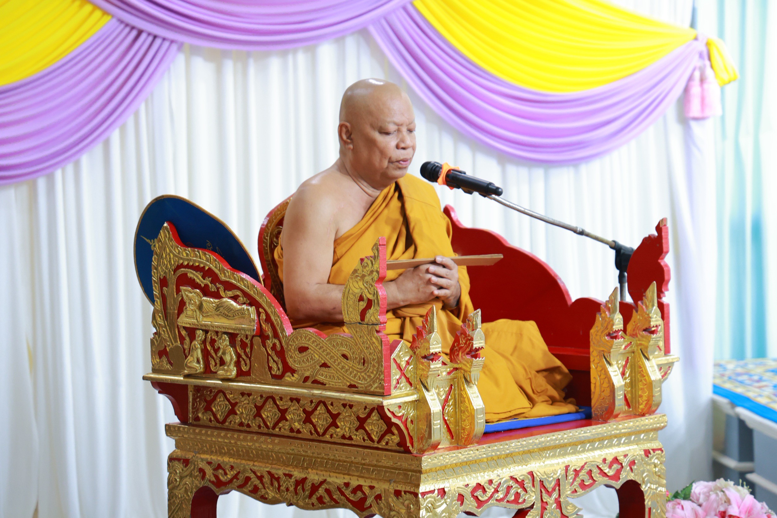 title - ปฏิรูปที่ดินจังหวัดเพชรบุรี พร้อมด้วย เจ้าหน้าที่ ส.ป.ก.เพชรบุรี ร่วมพิธีตักบาตรและเจริญพระพุทธมนต์ เจริญจิตตภาวนาถวายพระพรชัยมงคลแด่ พระบาทสมเด็จพระเจ้าอยู่หัวและสมเด็จพระนางเจ้าฯ พระบรมราชินี เนื่องในกิจกรรมวันสำคัญทางพระพุทธศาสนา (วันมาฆบูชา) ประจำปี 2569